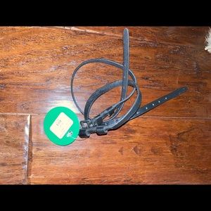 BLACK LEATHER SPUR STRAPS